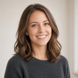 Lena Hart